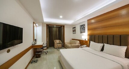 Hotel Chennai Le Palace Room Type - Standard Deluxe
