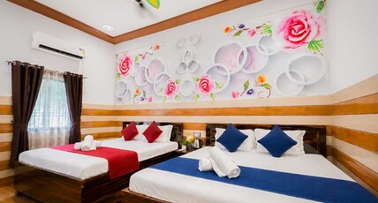 K.D Dham-Near Prem mandir Room Type - Four bed room
