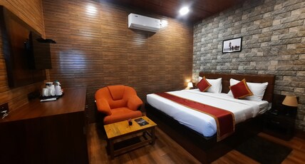 JHARNA RESORT Room Type - Cottage with Balcony