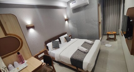 Hotel Tulsi Room Type - SILVER KING BED ROOM