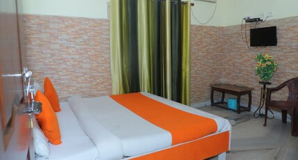Hotel Chandreshwar Room Type - Deluxe AC Room
