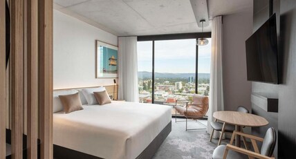 Vibe Hotel Adelaide Room Type - Premier Suite King