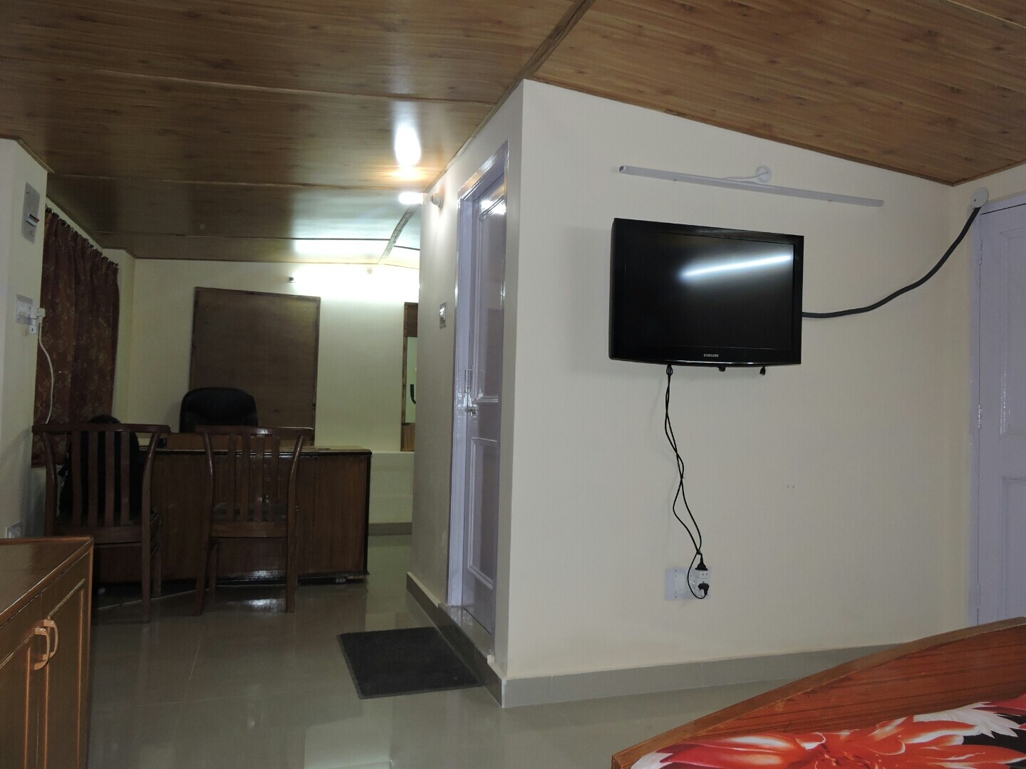 Dolphin Cottages | Rooms & Caretaker - Tap to explore photos