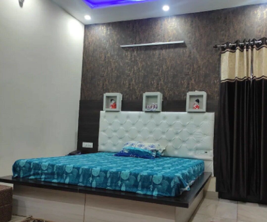 Bansal's Holiday Home - Tap to explore photos