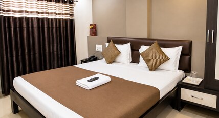 OM EXECUTIVE LODGE Room Type - Suite Room Ac
