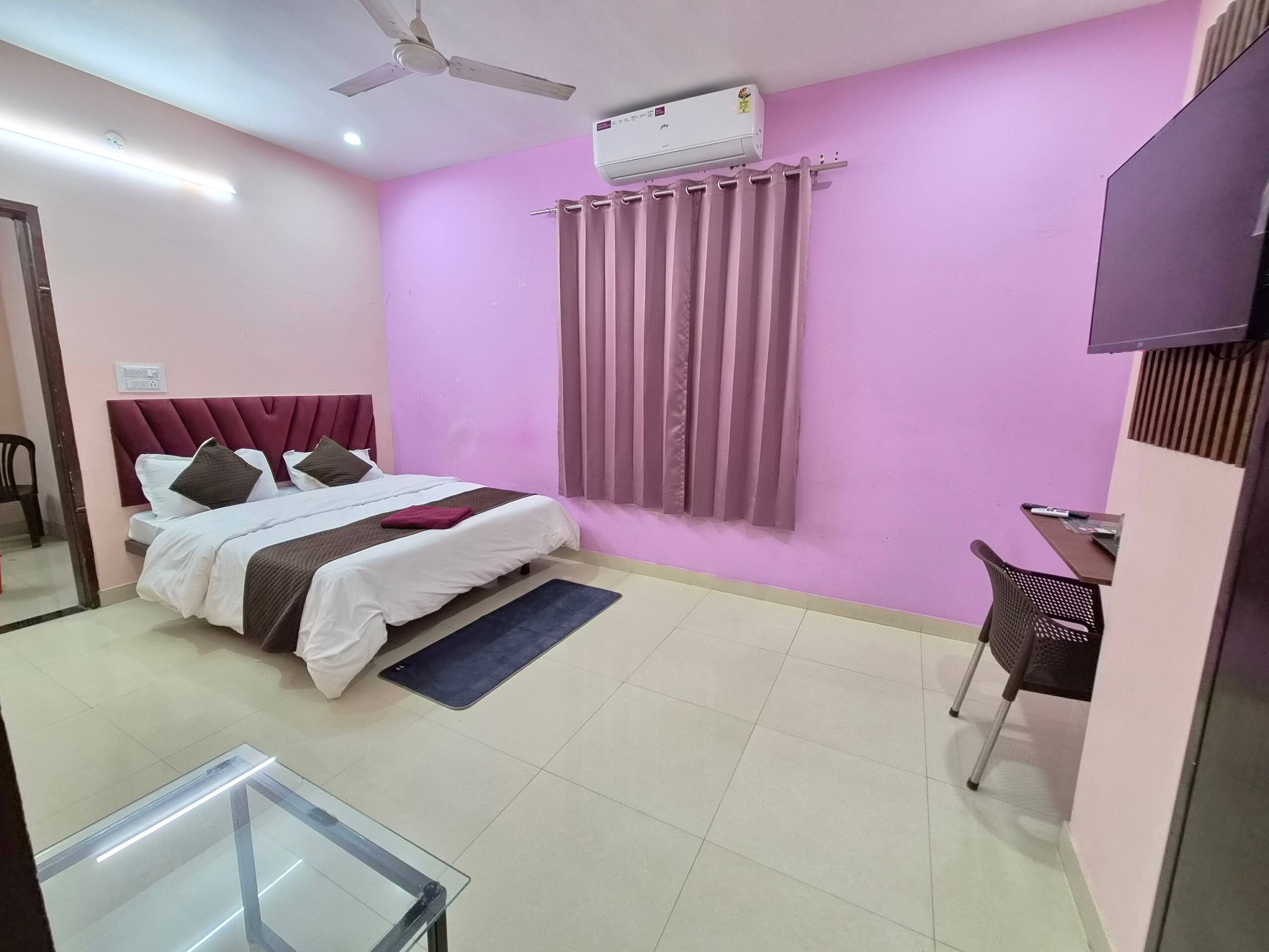 Hotel Delight 202 Rooms Airport Budget rooms - Tap to explore photos