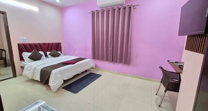 Hotel Delight 202 Rooms Airport Budget rooms Room Type - Bedroom