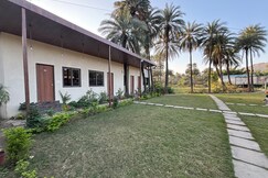 Royal Palms by Royal Garden Retreat