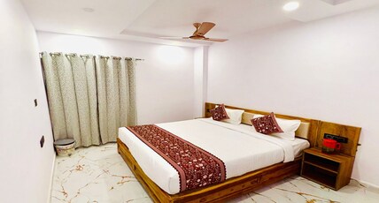 Hotel Shiva Darshanam Near Luxa Room Type - Deluxe Double Room
