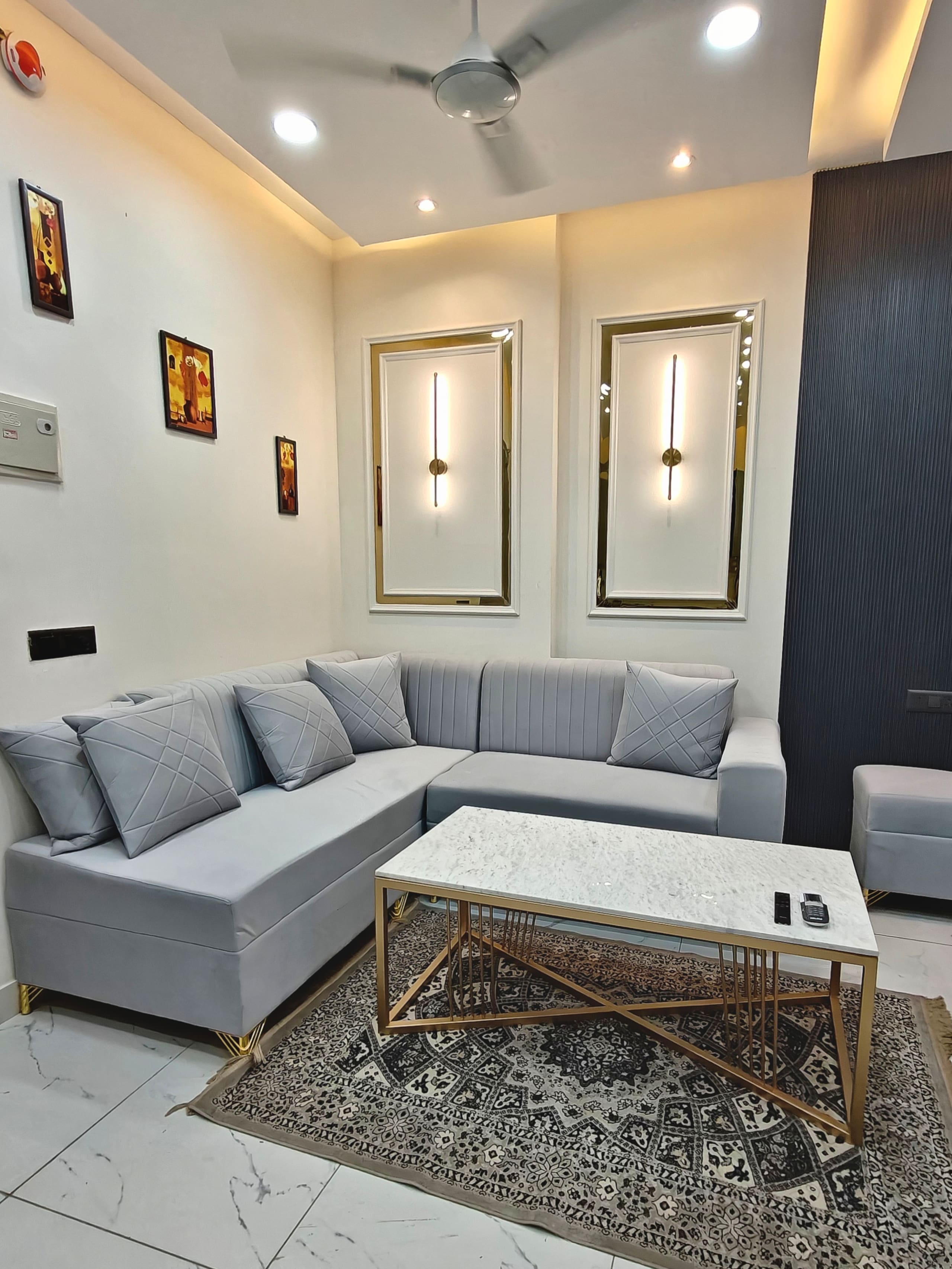 Premium Studio Near Gaur City Mall Cozy Stylish - Tap to explore photos