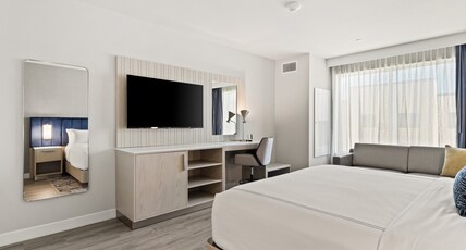 EVEN Hotel AUSTIN UPTOWN NEAR THE DOMAIN Room Type - 1 King Premium