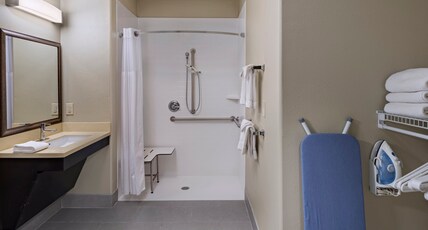 Staybridge Suites AUSTIN NORTHWEST Room Type - 1 Queen 1 Bedroom Suite Mobility Access Transfer Shwr Staybridge Suites AUSTIN NORTHWEST Room Type - 1 Queen 1 Bedroom Suite Mobility Access Transfer Shwr