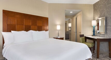 Embassy Suites by Hilton San Antonio Airport Room Type - 1 KING BD NOSMK-2 RM SUITE
