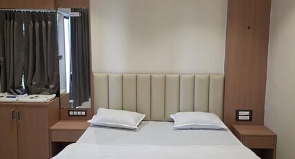 Hotel Nandanwan Resto and Bar Room Type - Deluxe Room