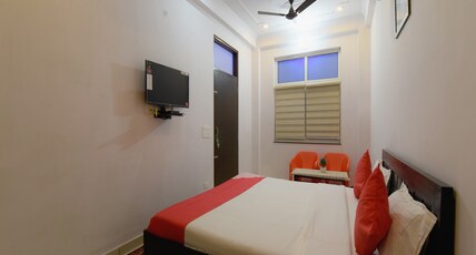 OYO 24714 Ekta My Stay Room Type - Classic