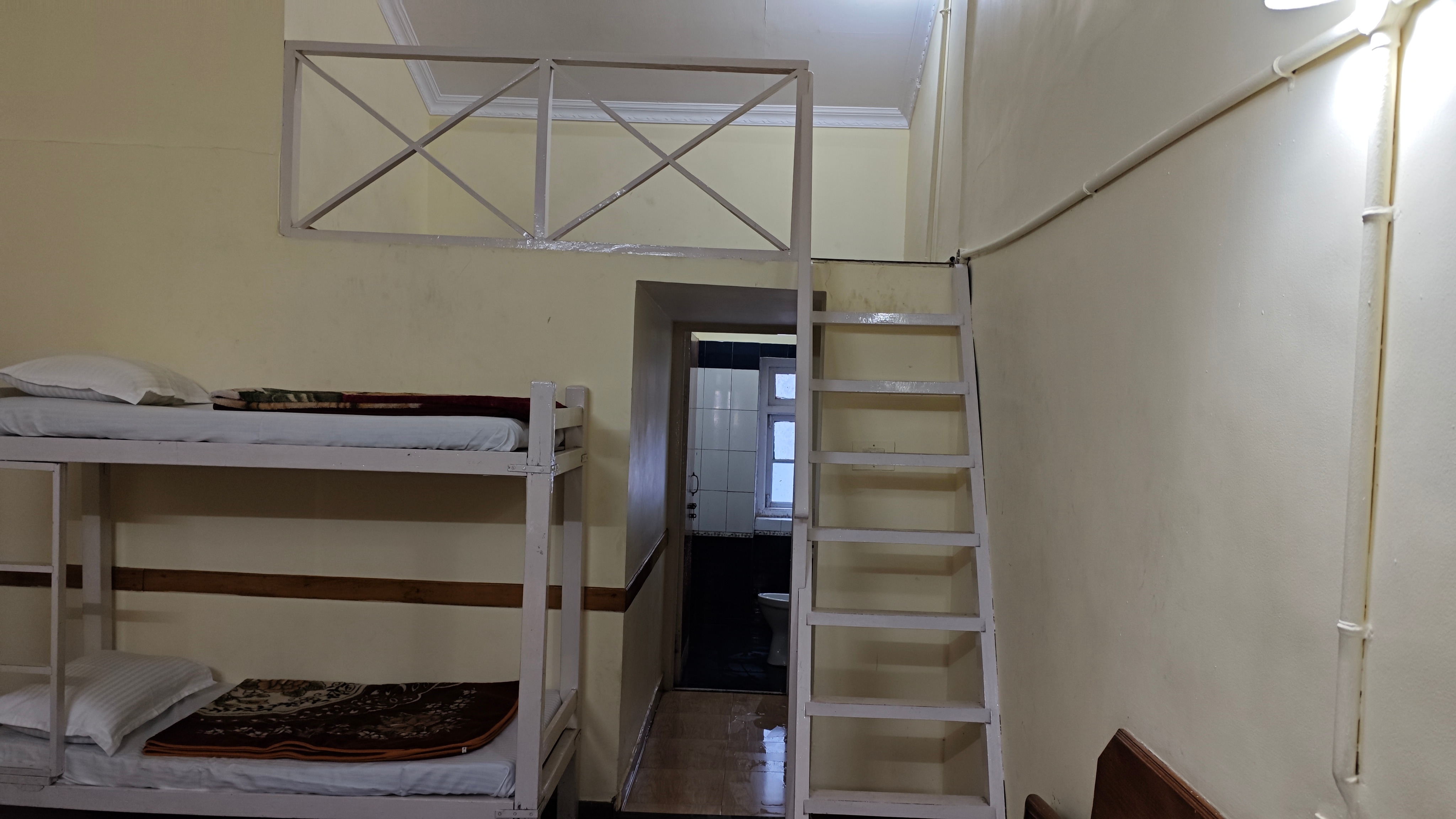 KODAI MADHURAM COTTAGE - Tap to explore photos
