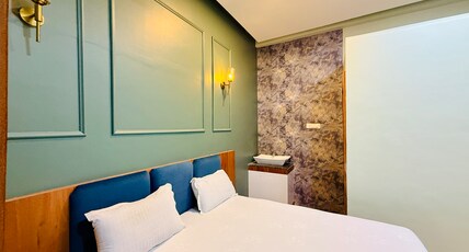 Maheshwar's Stay Room Type - Delux Room