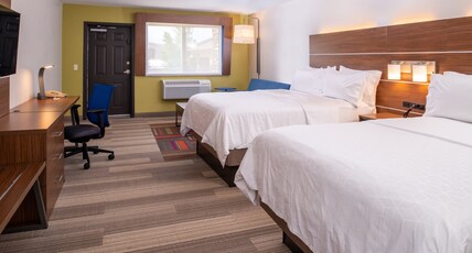 Holiday Inn Express Hotel & Suites Gunnison Room Type - 1 Bedroom Suite 2 Queen Sunrise View Balcony