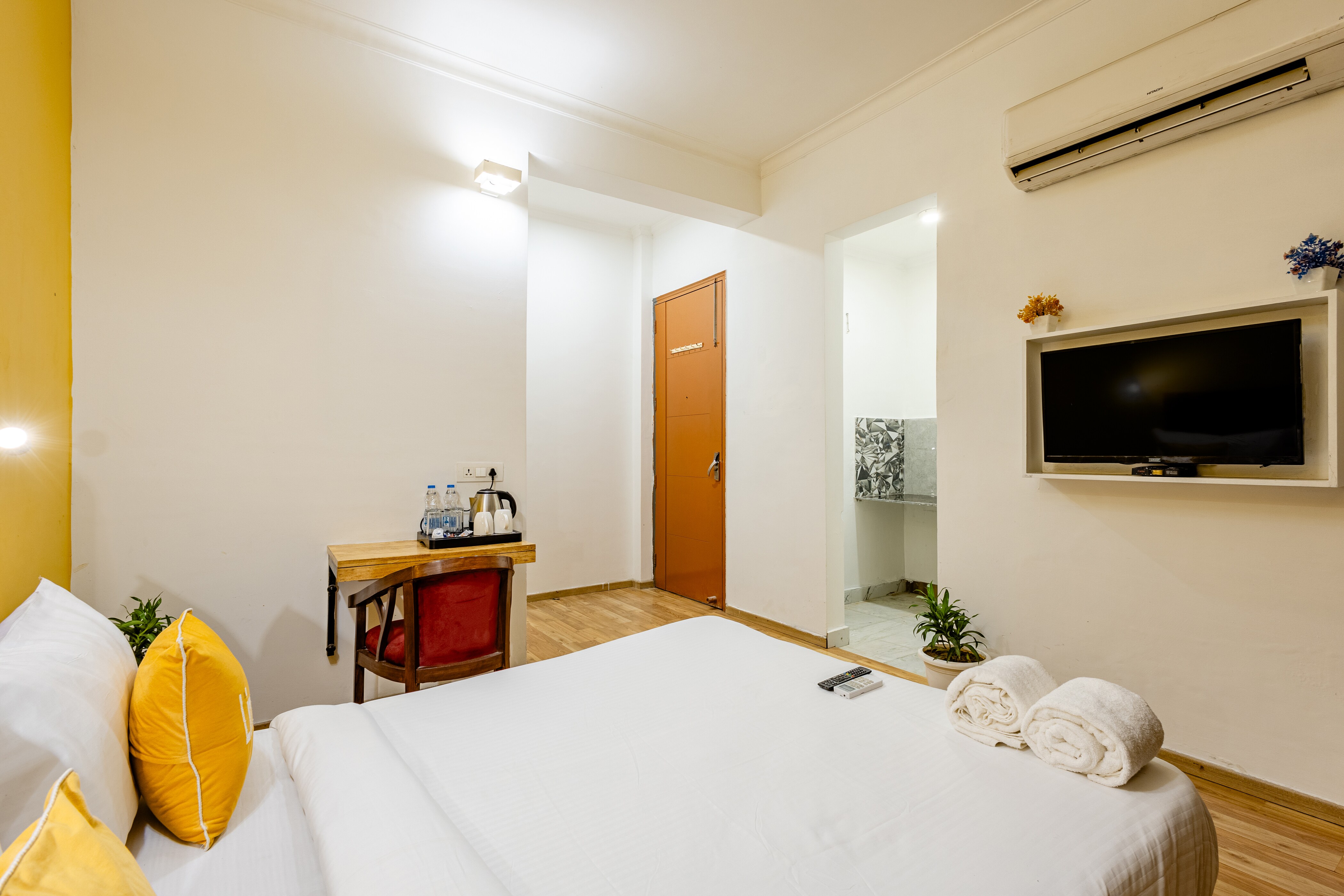 LT - Tap to explore photos