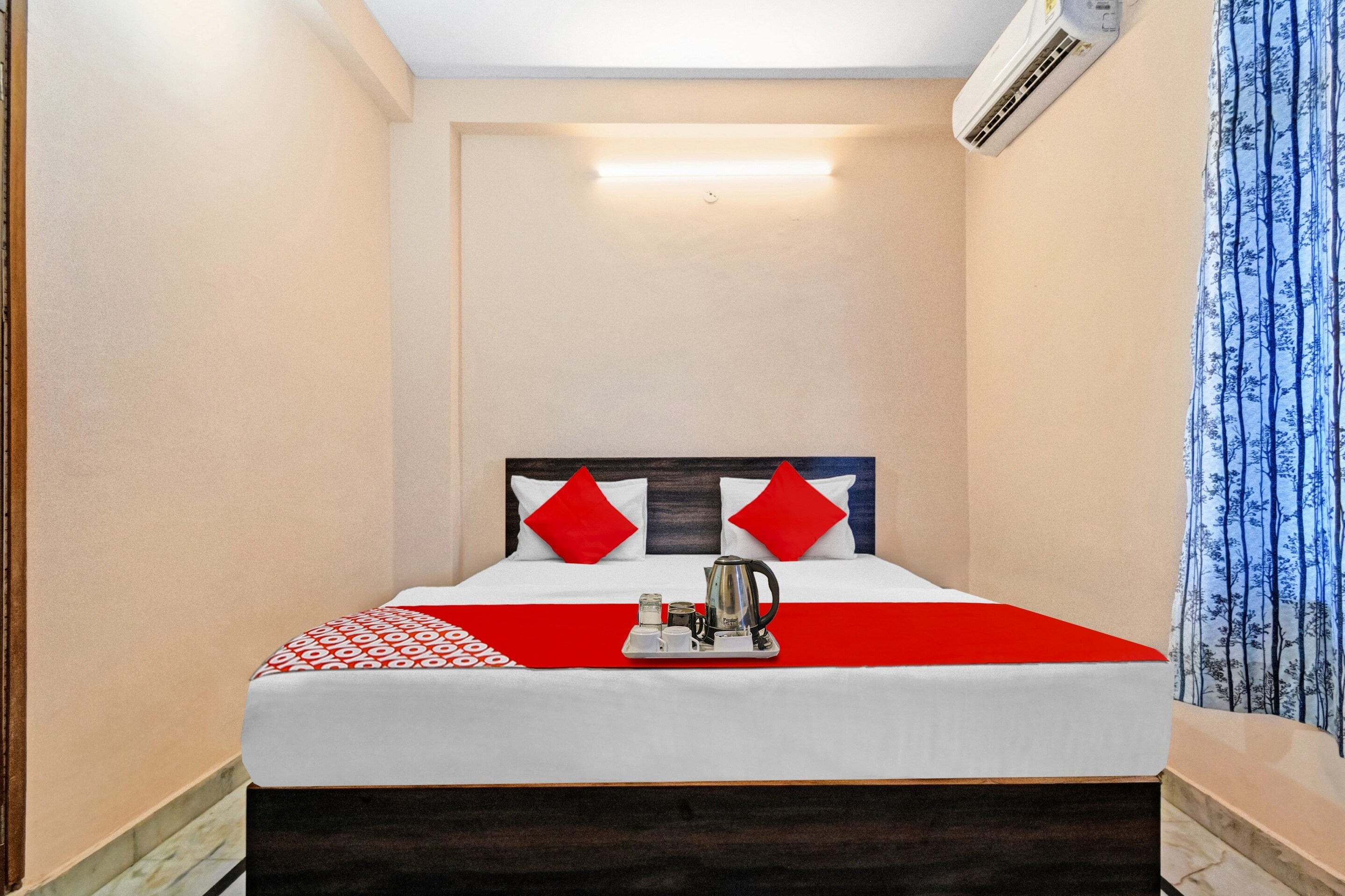 Hotel O Gs - Tap to explore photos