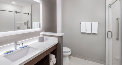 Holiday Inn Express & Suites Odessa I-20 Room Type - 2 Queen Standard