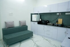 La Maison Du Bonheur -White town