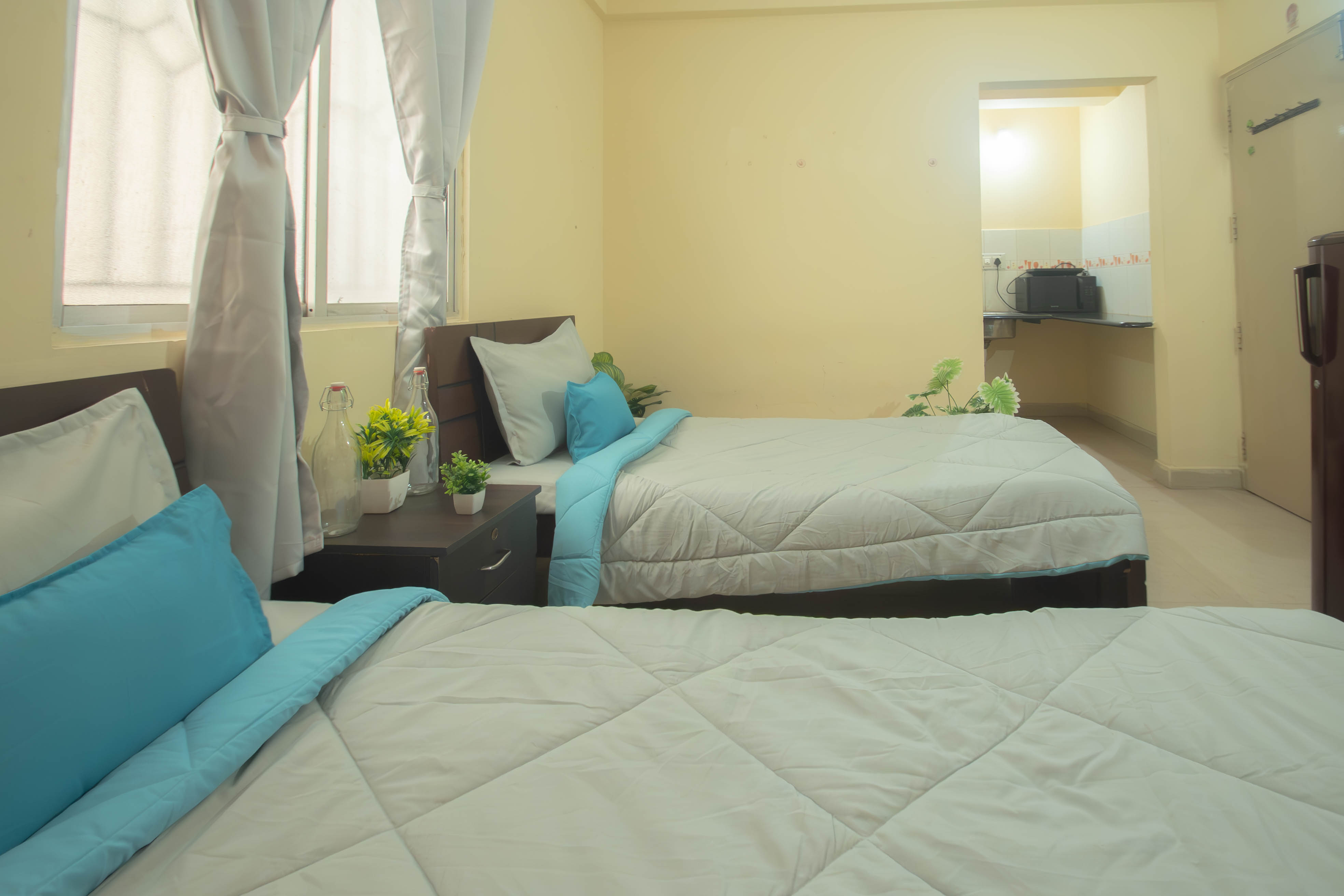 Z Express Icarus - Tap to explore photos