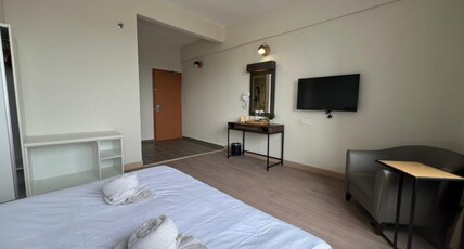 Swing & Pillows @ I-City, Shah Alam Room Type - Deluxe Queen Room