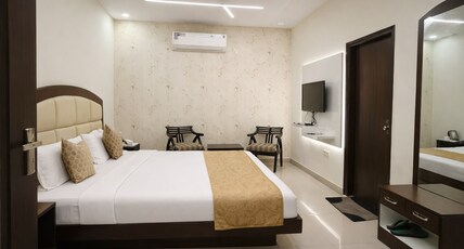 Hotel The Benz Room Type - Deluxe Room