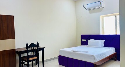 D.R ROYAL LODGE Room Type - Luxury Double Bed Room with City View