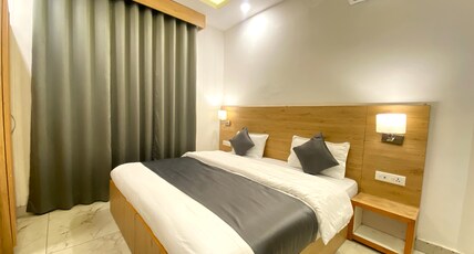Sonu Guest House,rishikesh Room Type - Deluxe Triple Room