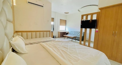 Hotel B P Emerald Room Type - DELUXE ROOM