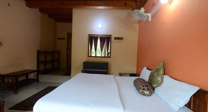 The Maple Residences  @ Mall Room Type - Small Economy Room Back Side No View