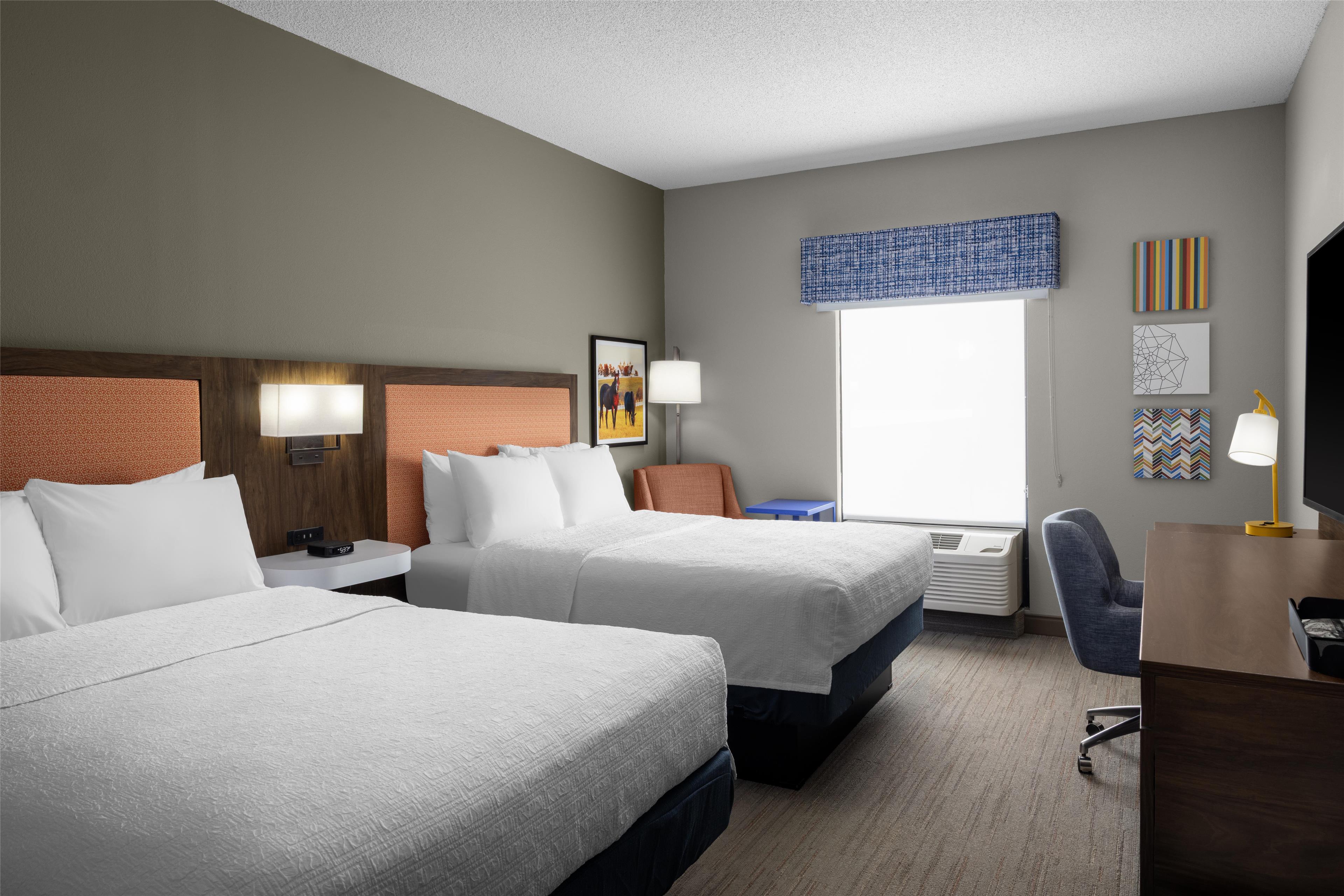 Hampton Inn Williamsburg - Tap to explore photos