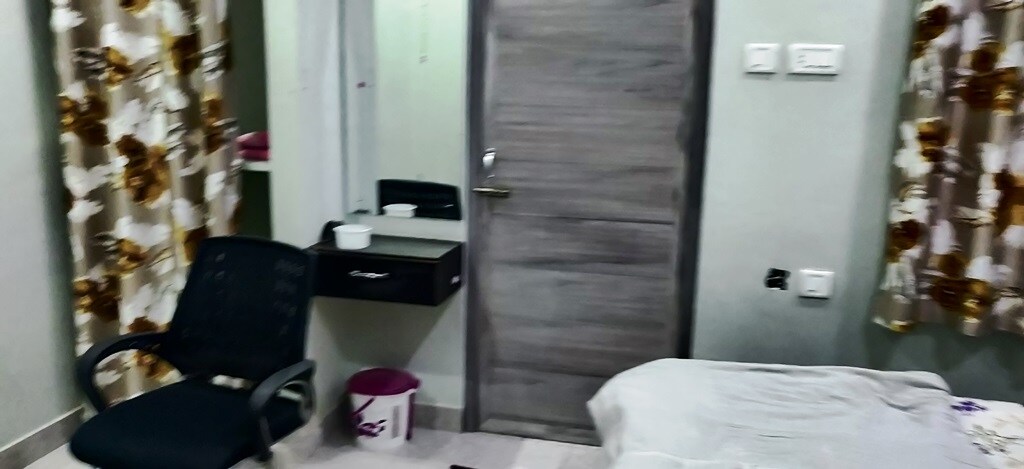 Galaxy Hotel - Tap to explore photos