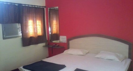 HOTEL JAYSHREE Room Type - Double Bed AC Room