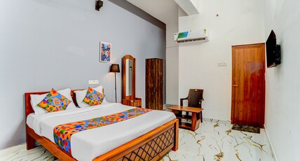 Fabhotel Redmoon Residency Elite - Nr Sri Ramachandhra University Room Type - Deluxe Room