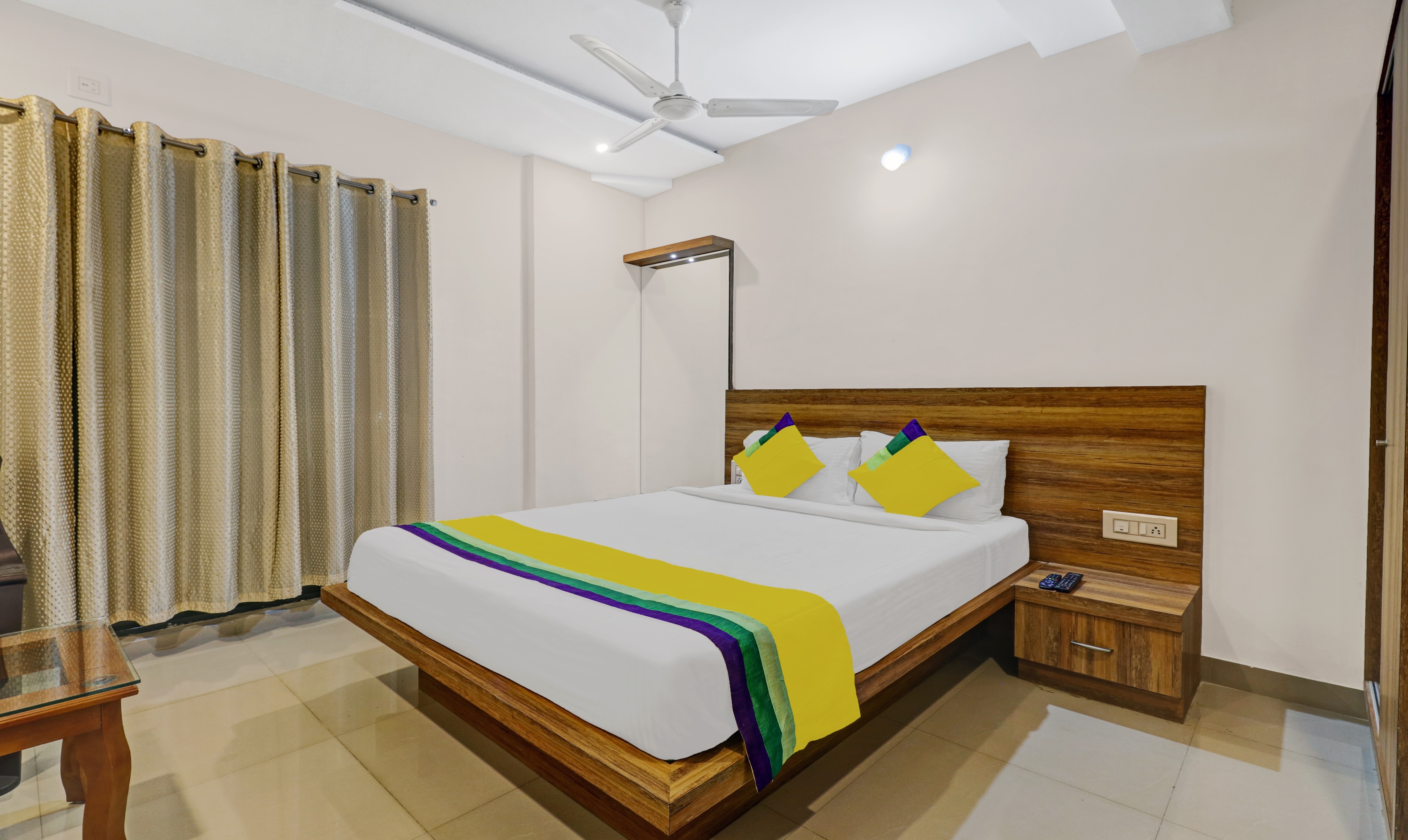 Itsy Hotels Vijaya Comforts, With Bar & Restaurant - Tap to explore photos
