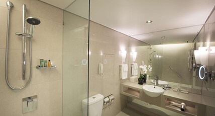 Hilton Cairns Room Type - KING HILTON EXEC CITY