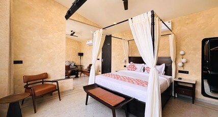 The Four Stories - Luxury Near The Lake Room Type - Luxury Suite with Balcony