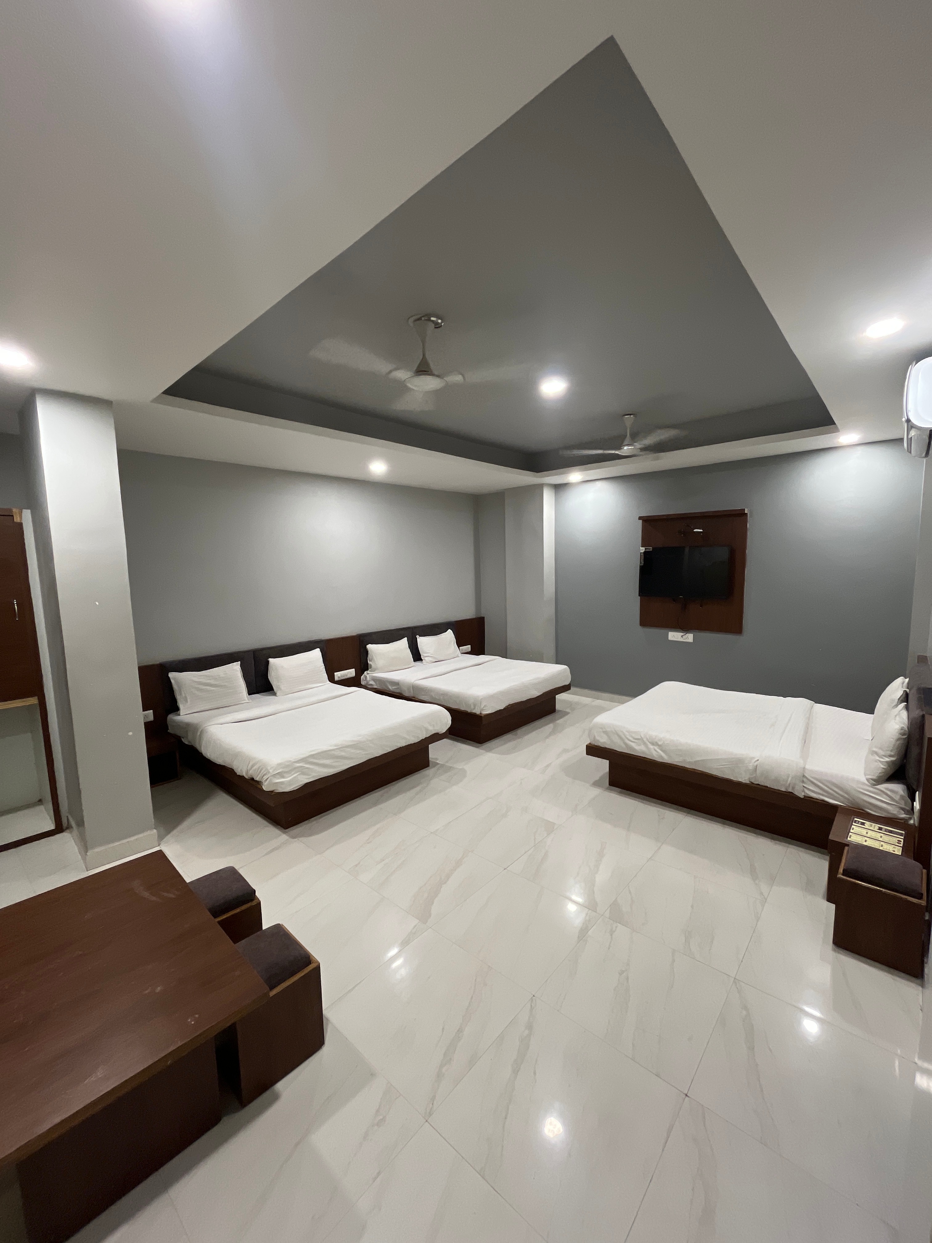 Hotel Shankar Ujjain - Tap to explore photos