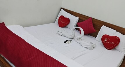 Green Hotel Room Type - Bedroom 1