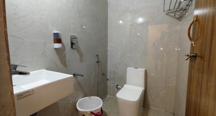 GVR Residency Room Type - Six Bed AC Room