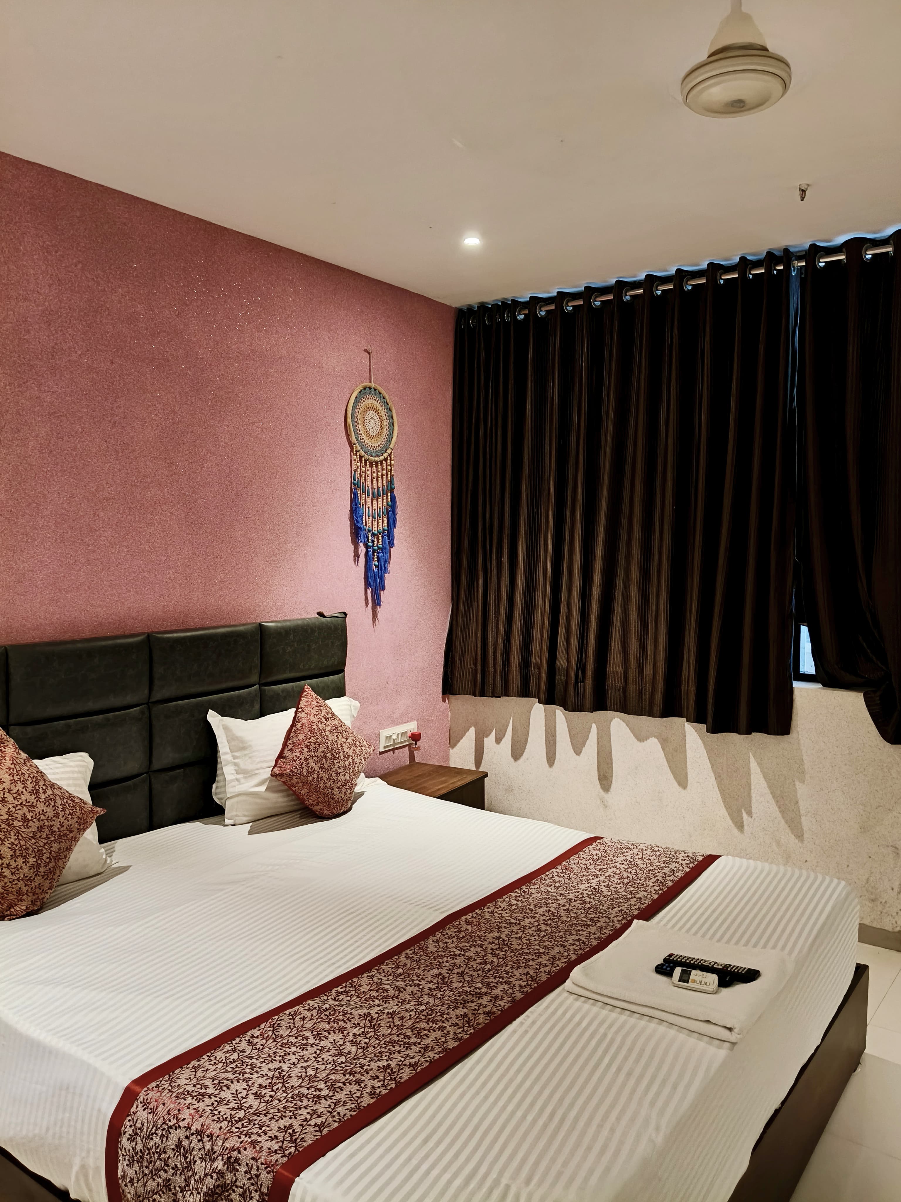 Hotel Sunrise Cave - Tap to explore photos