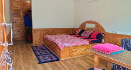 Aarav Chaaras Homestay Room Type - Room with Kinnar Kailash View