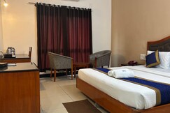 Hotel Chetan International