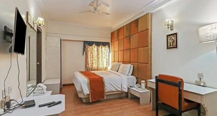 Hotel Crown Room Type - Viceroy Room