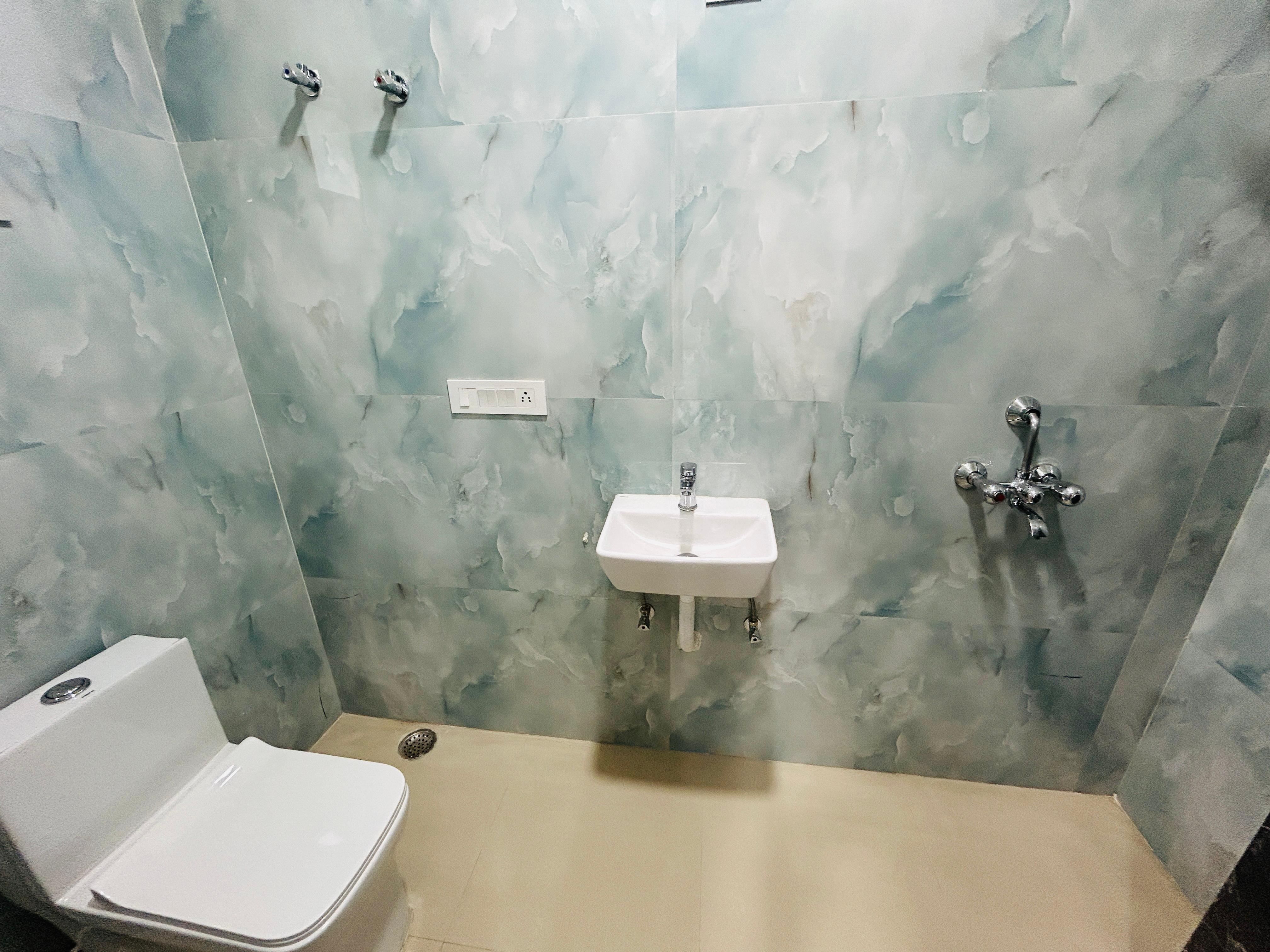 Regency Villa - Tap to explore photos