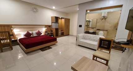 Hotel Rajpur Heights Room Type - Executive Mountain View Room With Balcony Hotel Rajpur Heights Room Type - Executive Mountain View Room With Balcony