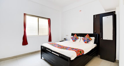 Via Royal Stay I Room Type - Deluxe Room